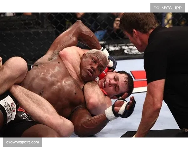 苏苏尔卡耶夫对阵麦科尼科 中量级副赛开启赛事 苏苏尔卡耶夫对阵麦科尼科 中量级副赛开启赛事